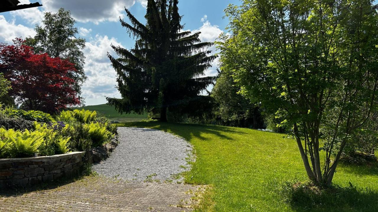 Direkt Am See Mit Bergblick سيغ المظهر الخارجي الصورة